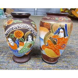 Set of 2 Japanese Satsuma-Style Moriage Hand Painted 5" Vase Made in Japan